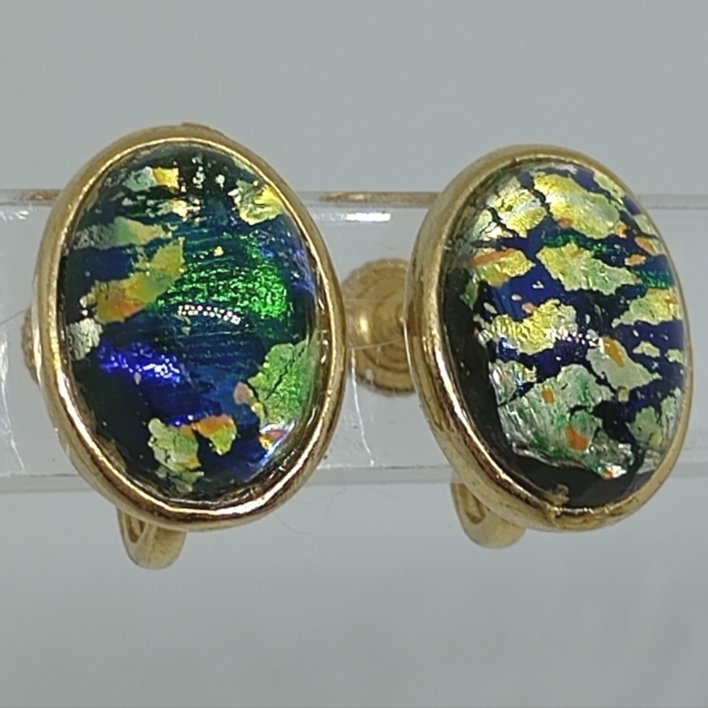 * vintage blue green Faux fire opal Glass oval gold tone screw back earrings